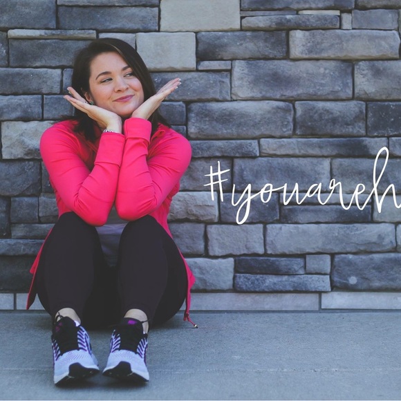 Meet your Posher, Lizzy - Picture 4 of 12